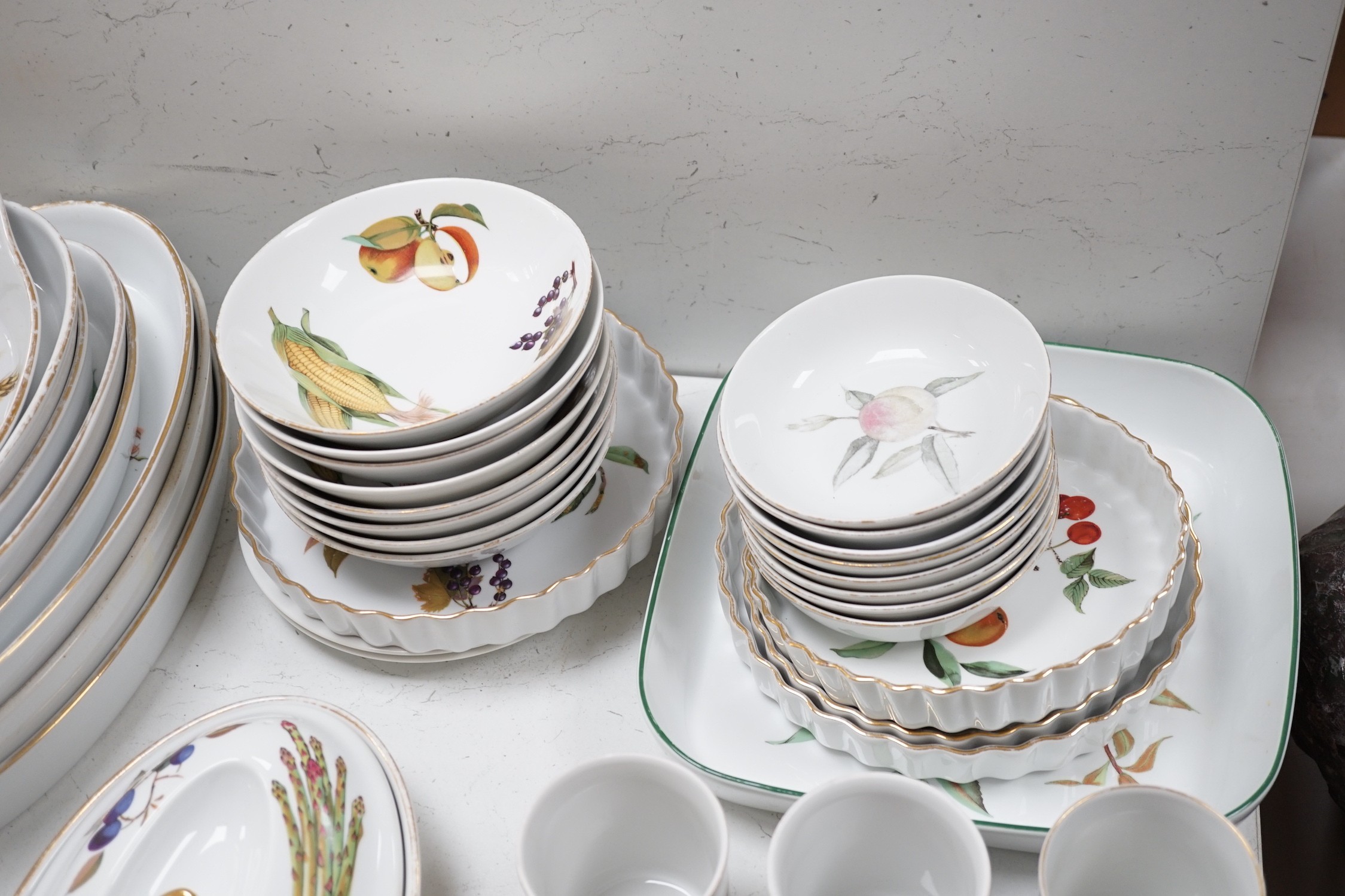 A Royal Worcester Evesham pattern service